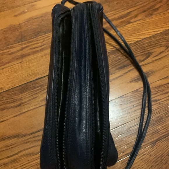 NWOT isanti leather bag (made in Italy) - Picture 9 of 14